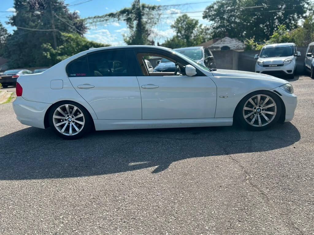 Used 2011 BMW 328i Sedan RWD image 4
