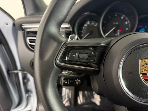 Certified 2025 Porsche Macan AWD/4WD image 27
