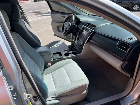 Used 2015 Toyota Camry LE image 9