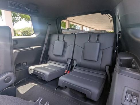 Used 2025 Lexus GX 550 w/ Cold Area Package AWD/4WD image 24