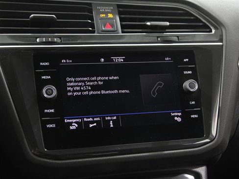 Certified 2021 Volkswagen Tiguan SE image 11