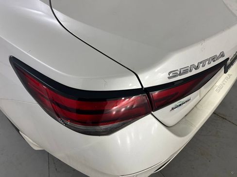 Used 2024 Nissan Sentra SV w/ SV Premium Package image 18