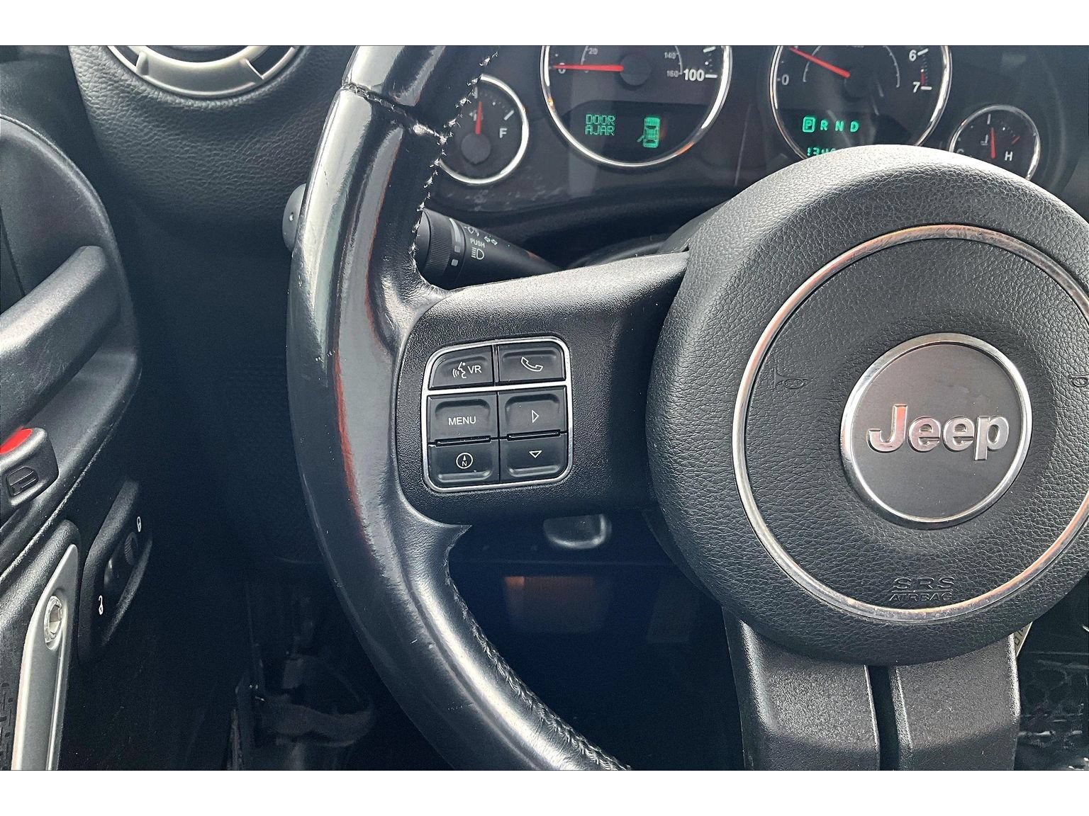 Used 2016 Jeep Wrangler Unlimited Sahara w/ Connectivity Group AWD/4WD image 11