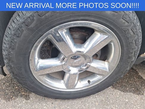 Used 2013 Chevrolet Suburban LTZ image 16