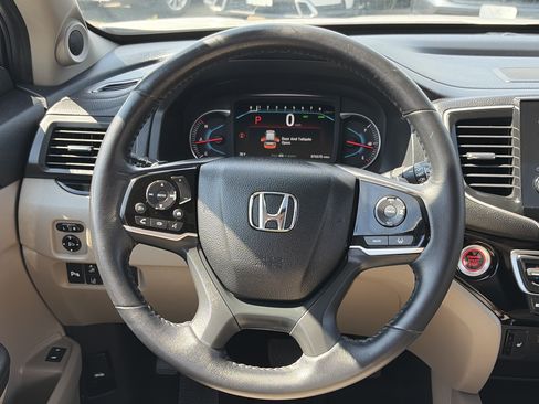Used 2021 Honda Pilot Touring image 21