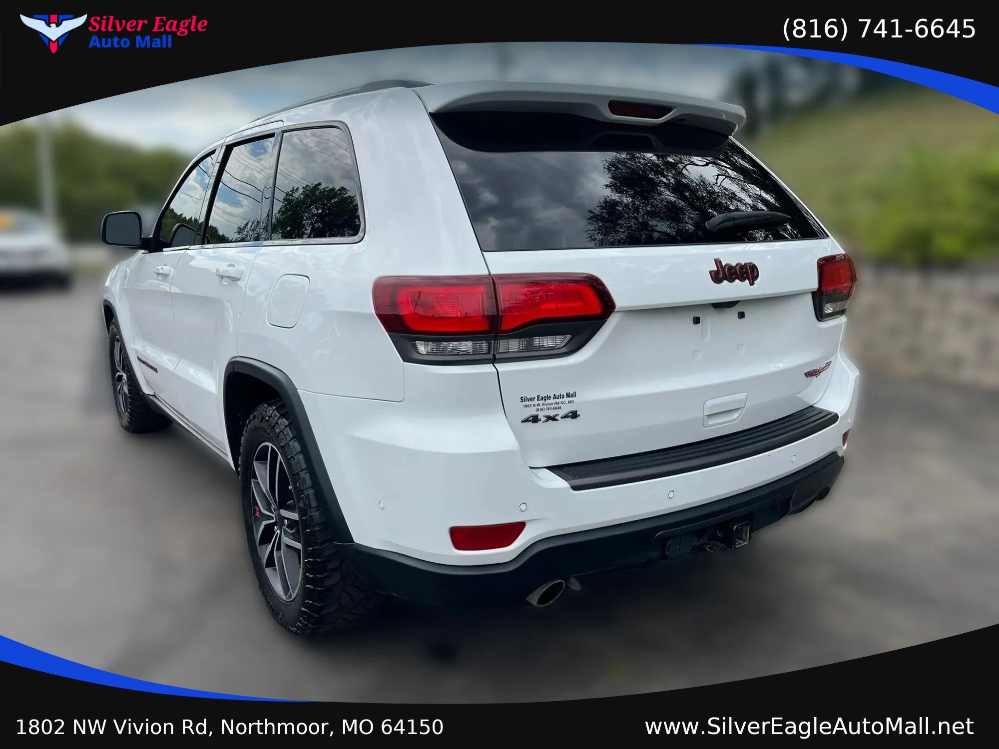 Used 2019 Jeep Grand Cherokee Trailhawk w/ Trailhawk Luxury Group AWD/4WD image 4