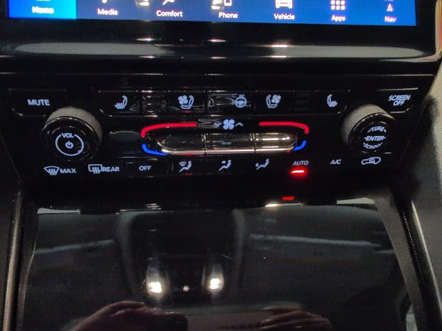 Used 2024 Jeep Grand Cherokee Limited w/ Luxury Tech Group II AWD/4WD image 27
