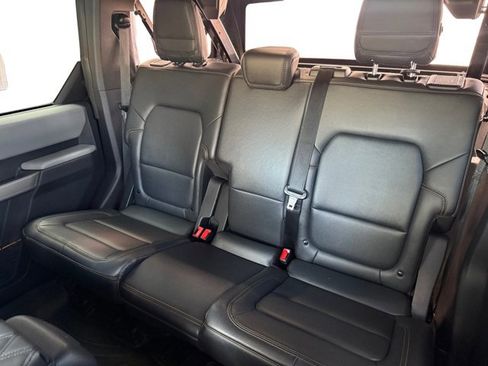 Used 2022 Ford Bronco Badlands w/ Sasquatch Package image 11