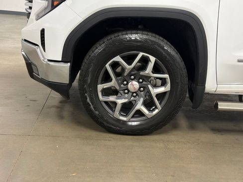 Used 2023 GMC Sierra 1500 SLT AWD/4WD image 9