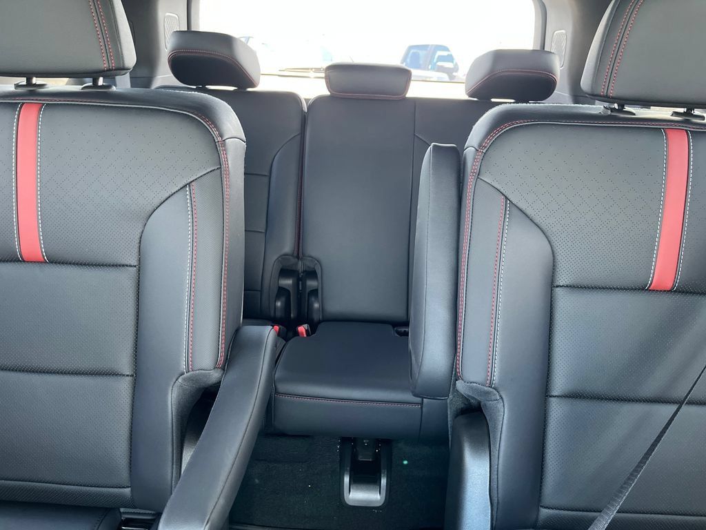 New 2026 Chevrolet Traverse RS AWD/4WD image 22