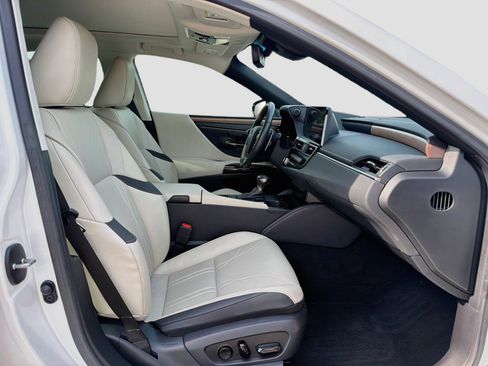 Used 2024 Lexus ES 350 Ultra Luxury w/ Accessory Package (Z2) FWD image 15
