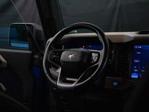 Used 2022 Ford Bronco Wildtrak image 14