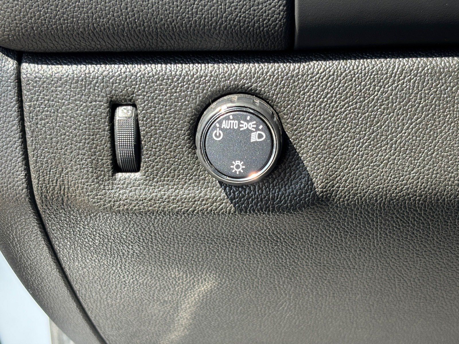 Used 2022 Chevrolet Colorado LT RWD image 26