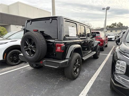 Used 2020 Jeep Wrangler Unlimited Sahara image 4