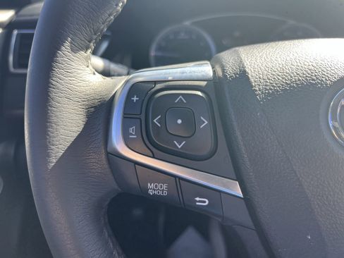 Used 2017 Toyota Camry XLE image 19