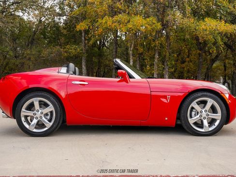 Used 2006 Pontiac Solstice Convertible w/ Premium Package image 9