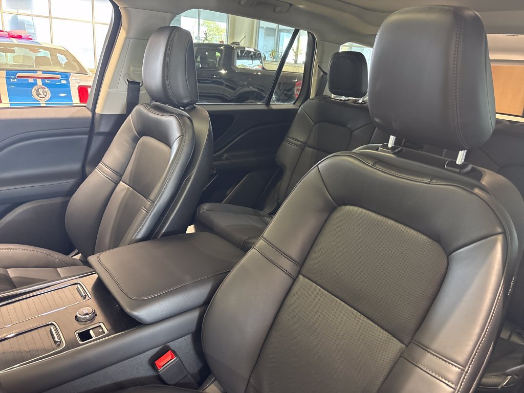 New 2027 Lincoln Aviator AWD image 20