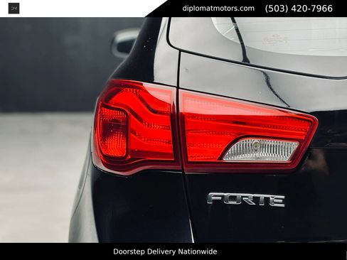 Used 2013 Kia Forte EX FWD image 15