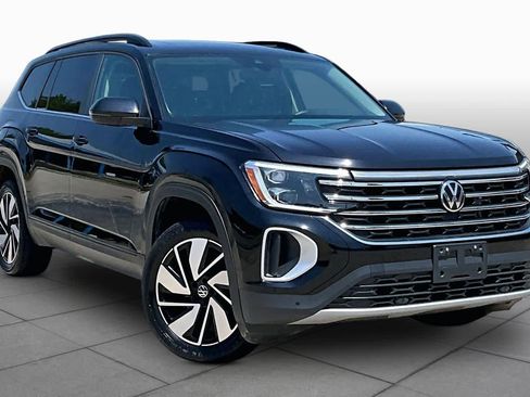 Used 2024 Volkswagen Atlas SE FWD image 3
