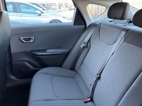 Used 2025 Kia K4 FWD image 38