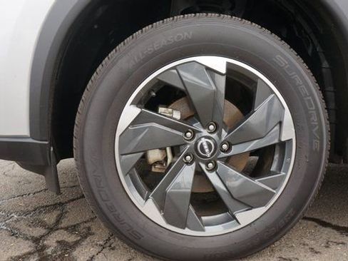 Used 2024 Nissan Rogue SV image 76