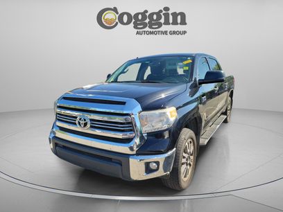Used 2017 Toyota Tundra SR5 w/ SR5 Upgrade Package