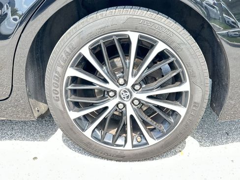 Used 2019 Toyota Camry SE image 12