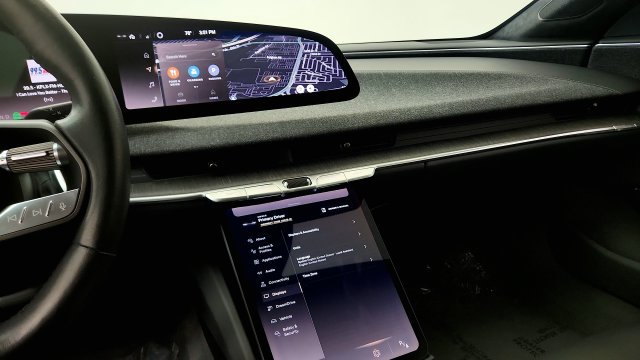 Used 2024 Lucid Air Pure RWD image 55