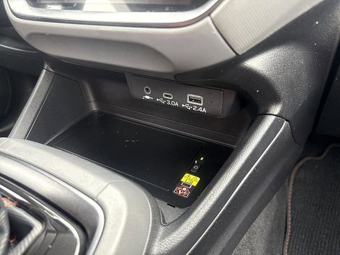 Used 2025 Subaru Crosstrek 2.5i Limited w/ Crosstrek Mirror Package image 17
