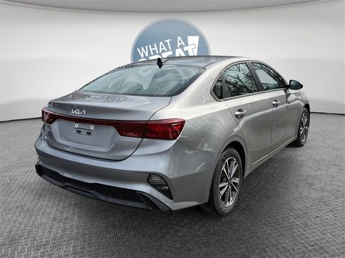 Certified 2023 Kia Forte LXS image 3