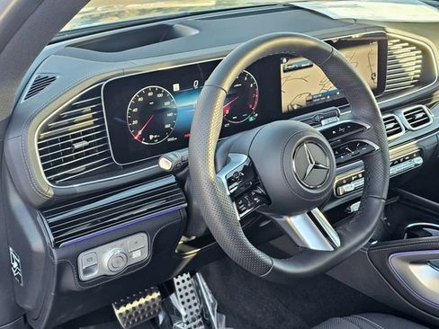 New 2025 Mercedes-Benz GLS 580 4MATIC image 16