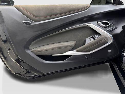 Used 2018 Chevrolet Camaro ZL1 RWD image 31