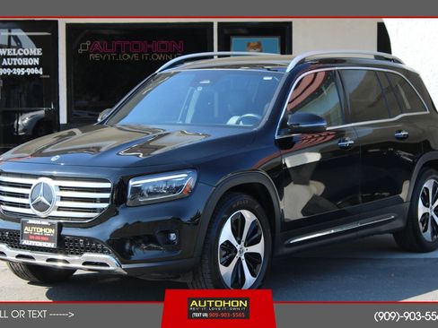 Used 2025 Mercedes-Benz GLB 250 4MATIC image 1