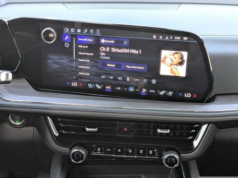 New 2026 Chevrolet Suburban Premier image 20