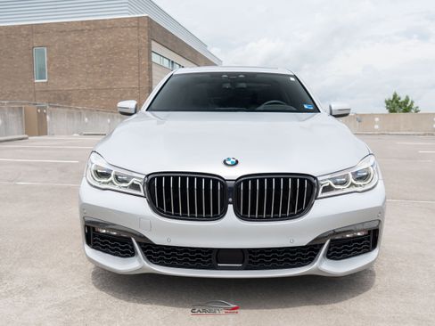 Used 2019 BMW 750i w/ M Sport Package RWD image 2
