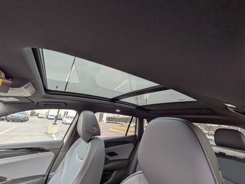 New 2026 Volkswagen Tiguan SE R-Line FWD image 22