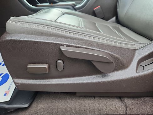 Used 2022 GMC Canyon Denali image 23