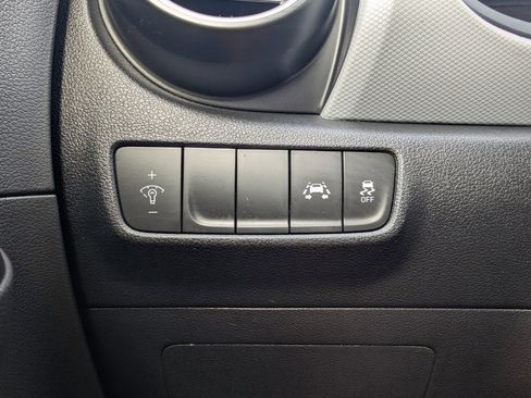 Used 2020 Hyundai Kona SE image 31