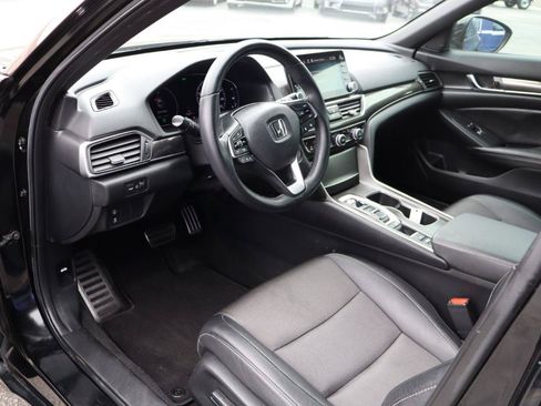 Used 2019 Honda Accord Sport image 9