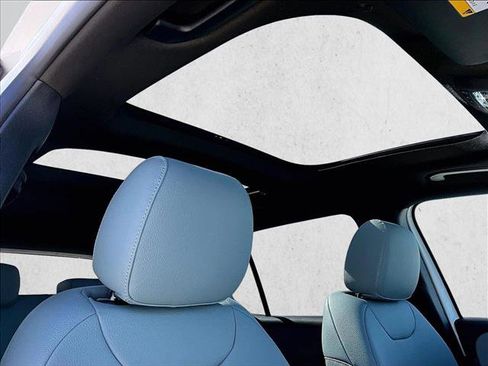 New 2026 Mercedes-Benz GLB 250 image 30