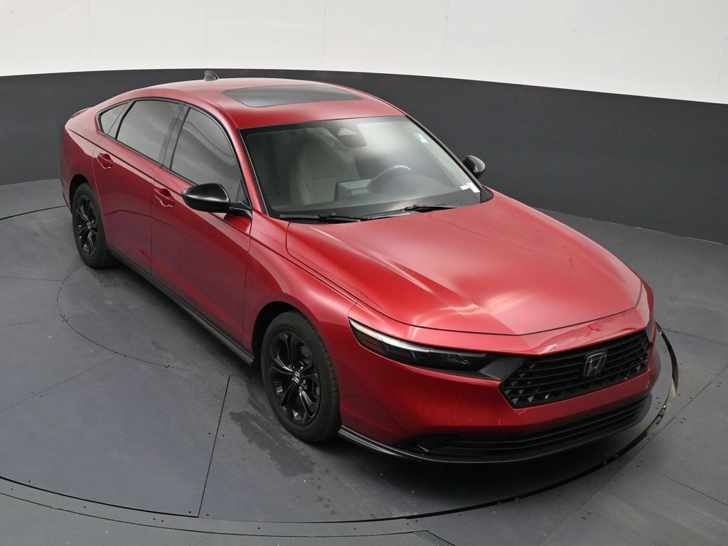 Used 2025 Honda Accord SE image 17