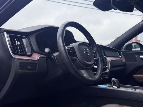 Used 2023 Volvo XC60 B5 Plus AWD/4WD image 12