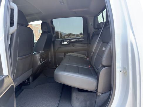 Used 2024 Chevrolet Silverado 2500 LTZ w/ LTZ Convenience Package AWD/4WD image 18