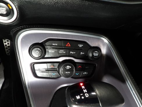 Used 2018 Dodge Challenger GT w/ Blacktop Package AWD/4WD image 15
