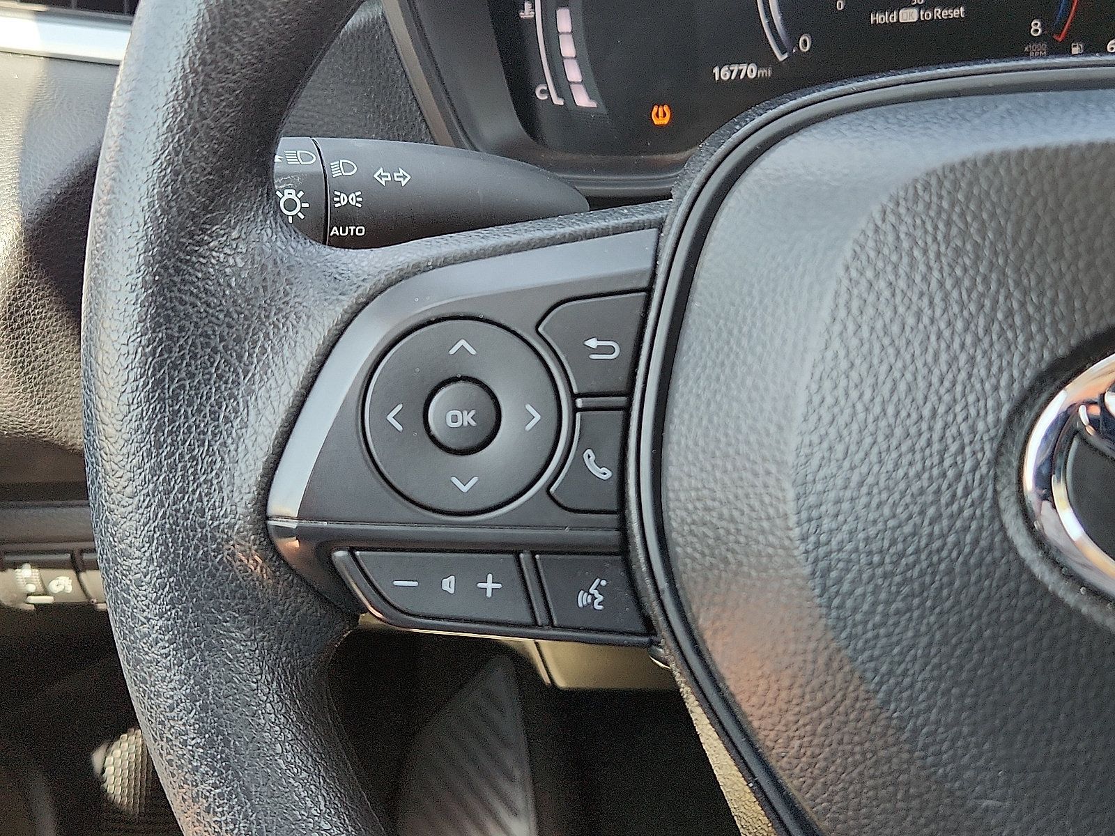 Used 2026 Toyota Corolla LE FWD image 18