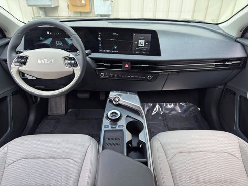 Used 2022 Kia EV6 Wind RWD image 11