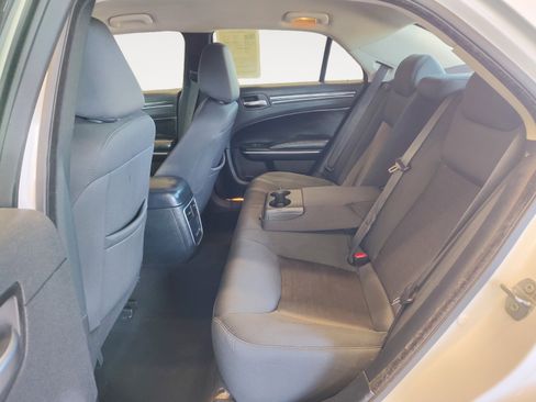 Used 2020 Chrysler 300 Touring image 22