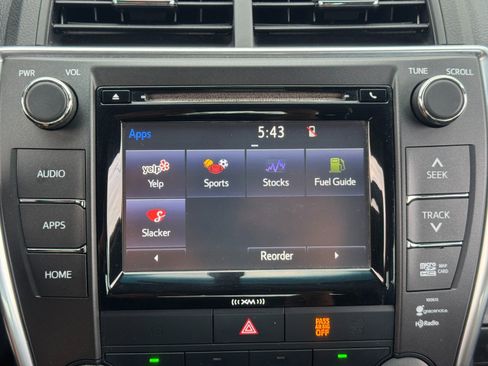 Used 2017 Toyota Camry SE image 27