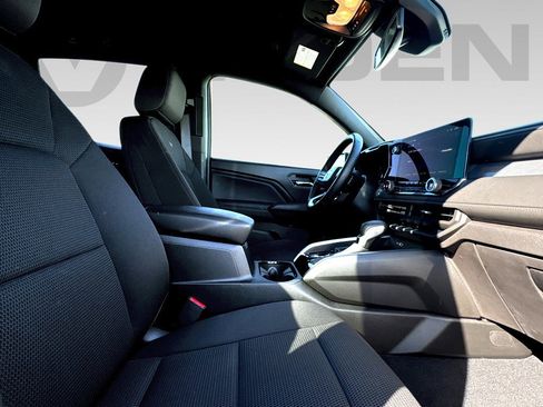 Used 2025 Chevrolet Colorado LT image 11