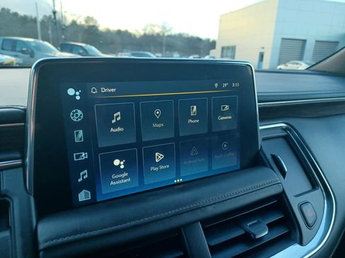 Used 2022 Chevrolet Tahoe High Country w/ Premium Package image 11